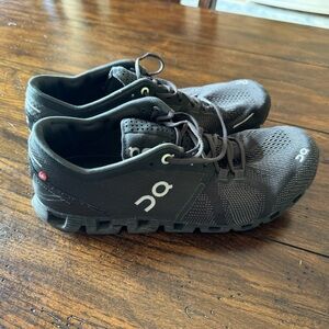 On Cloud Womens Size 10.5 Black Running Swiss Design Sneakers